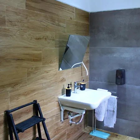 펜션 Penim - Countryside With Jacuzzi, Garden With Bbq & Stunning Views